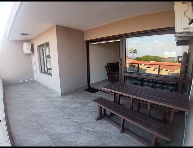 3 BEDROOM APARTMENT FOR SALE IN UVONGO BEACH